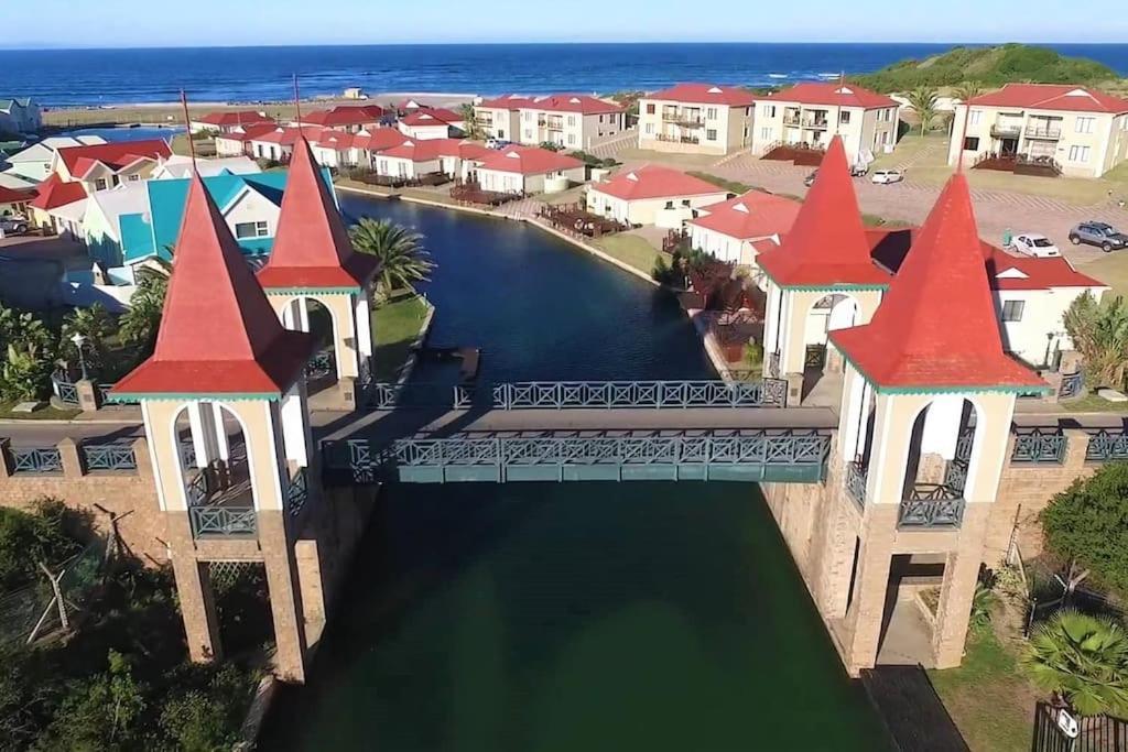 Beachfront Villa African Queen 11Beds Jeffreysbaai Buitenkant foto